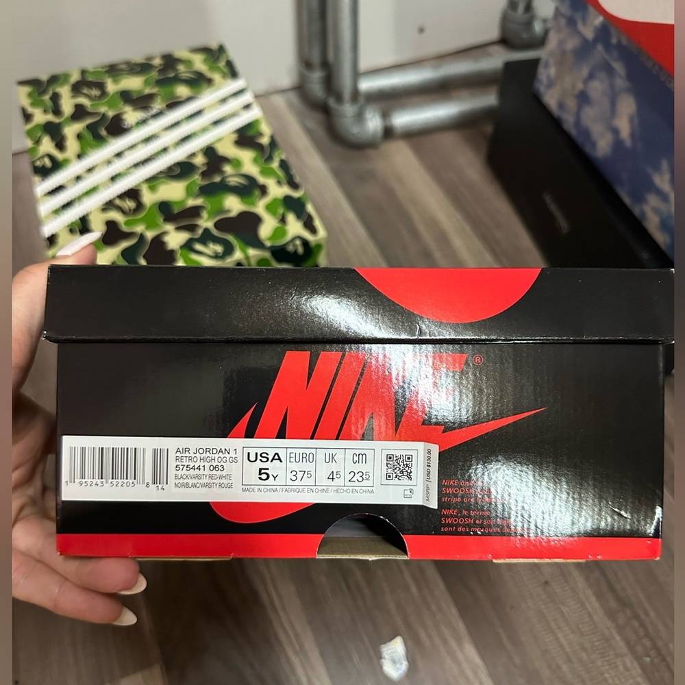 Jordan 1 Retro High OG - Picture 7 of 7